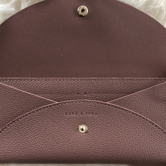 Lark and Ives Envelope Crossbody Bag - Picture 4 of 7